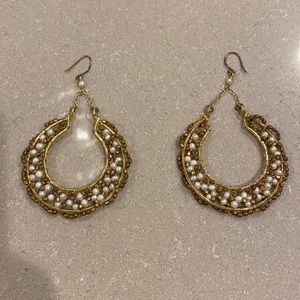 Statement earrings (fashion jewelry)
